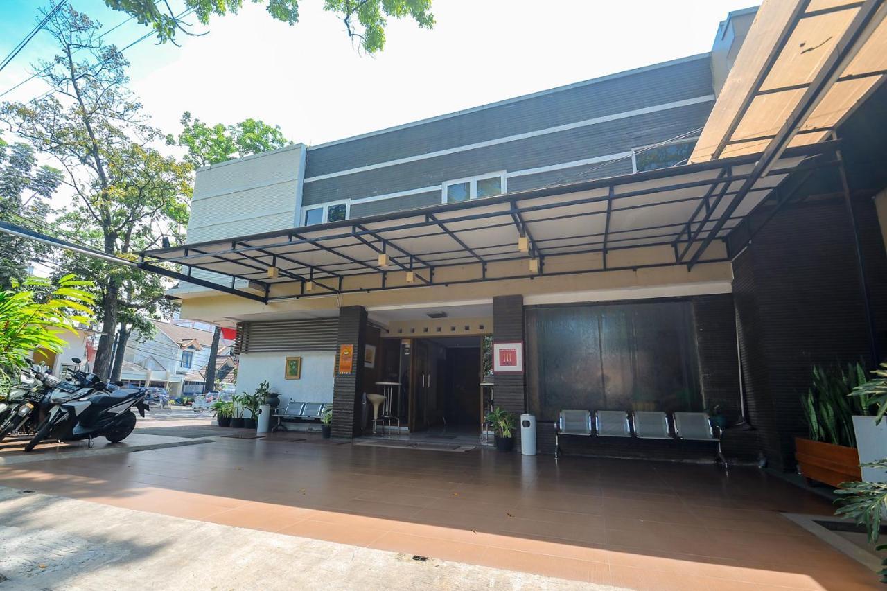 Sky Hotel Buah Batu 1 Бандунг Экстерьер фото