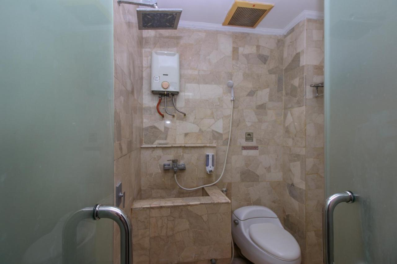 Sky Hotel Buah Batu 1 Бандунг Экстерьер фото