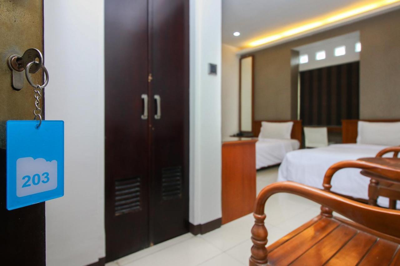 Sky Hotel Buah Batu 1 Бандунг Экстерьер фото
