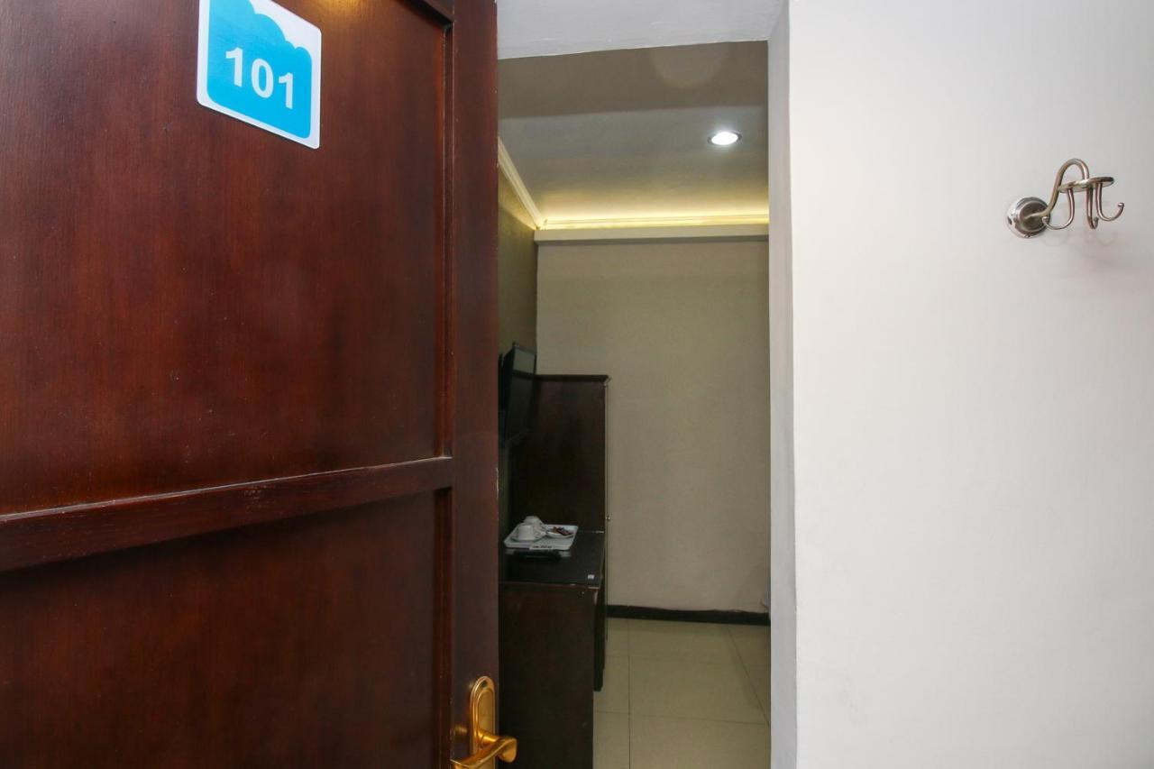 Sky Hotel Buah Batu 1 Бандунг Экстерьер фото