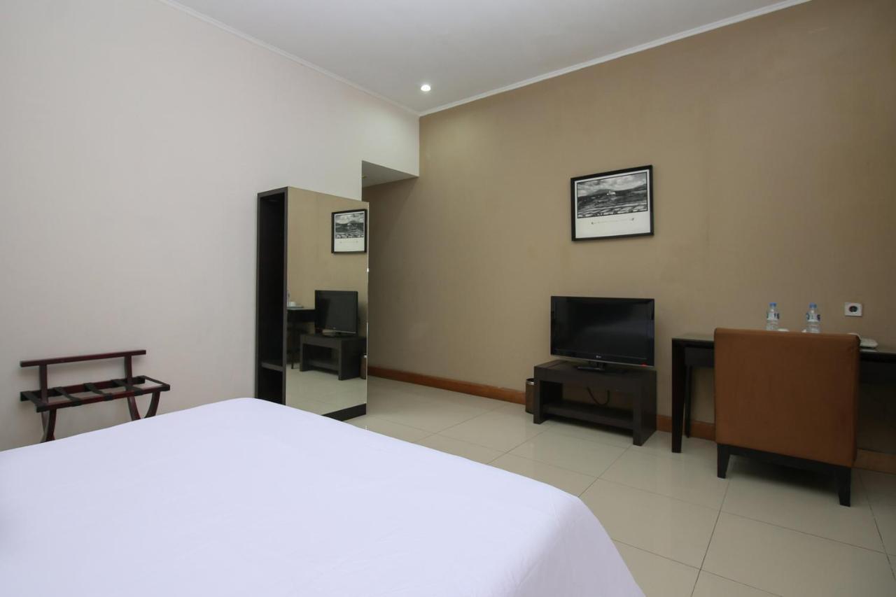 Sky Hotel Buah Batu 1 Бандунг Экстерьер фото